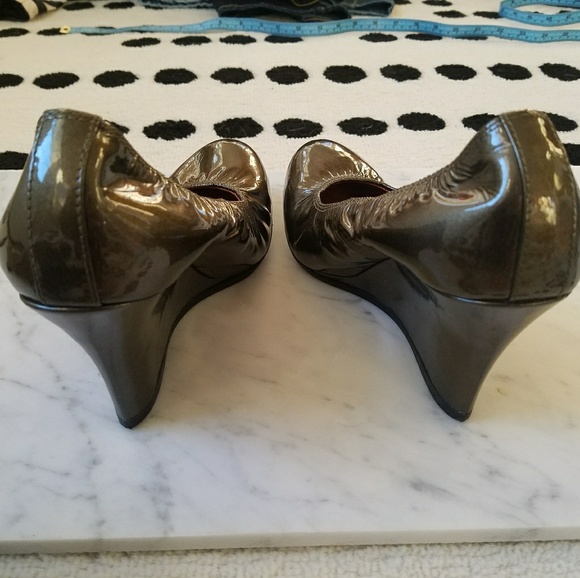 Gorgeous Patent leather Lanvin classic wedges - Picture 7 of 8